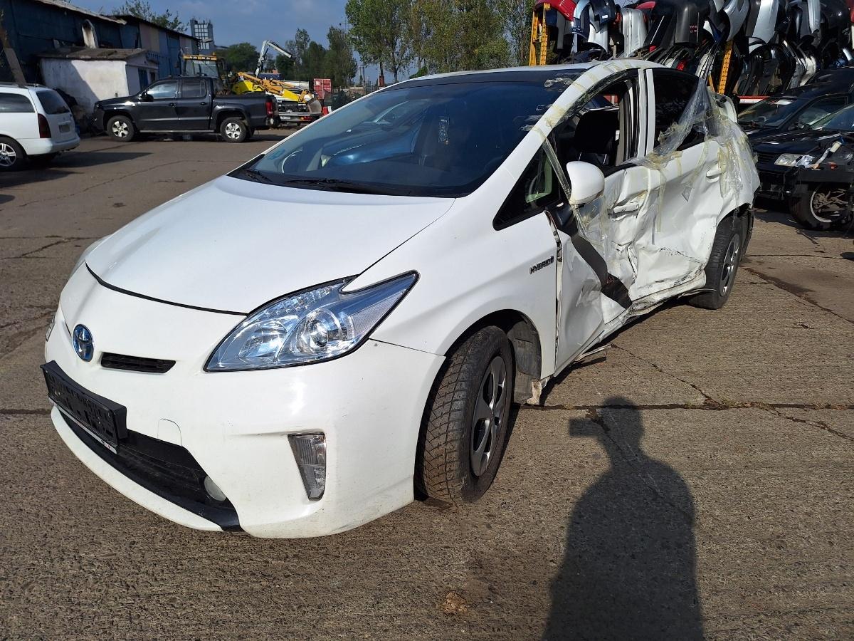 Dezmembrez TOYOTA PRIUS _W3_ 2013 1.8 Hybrid 2ZR FXE 73KW|99HP