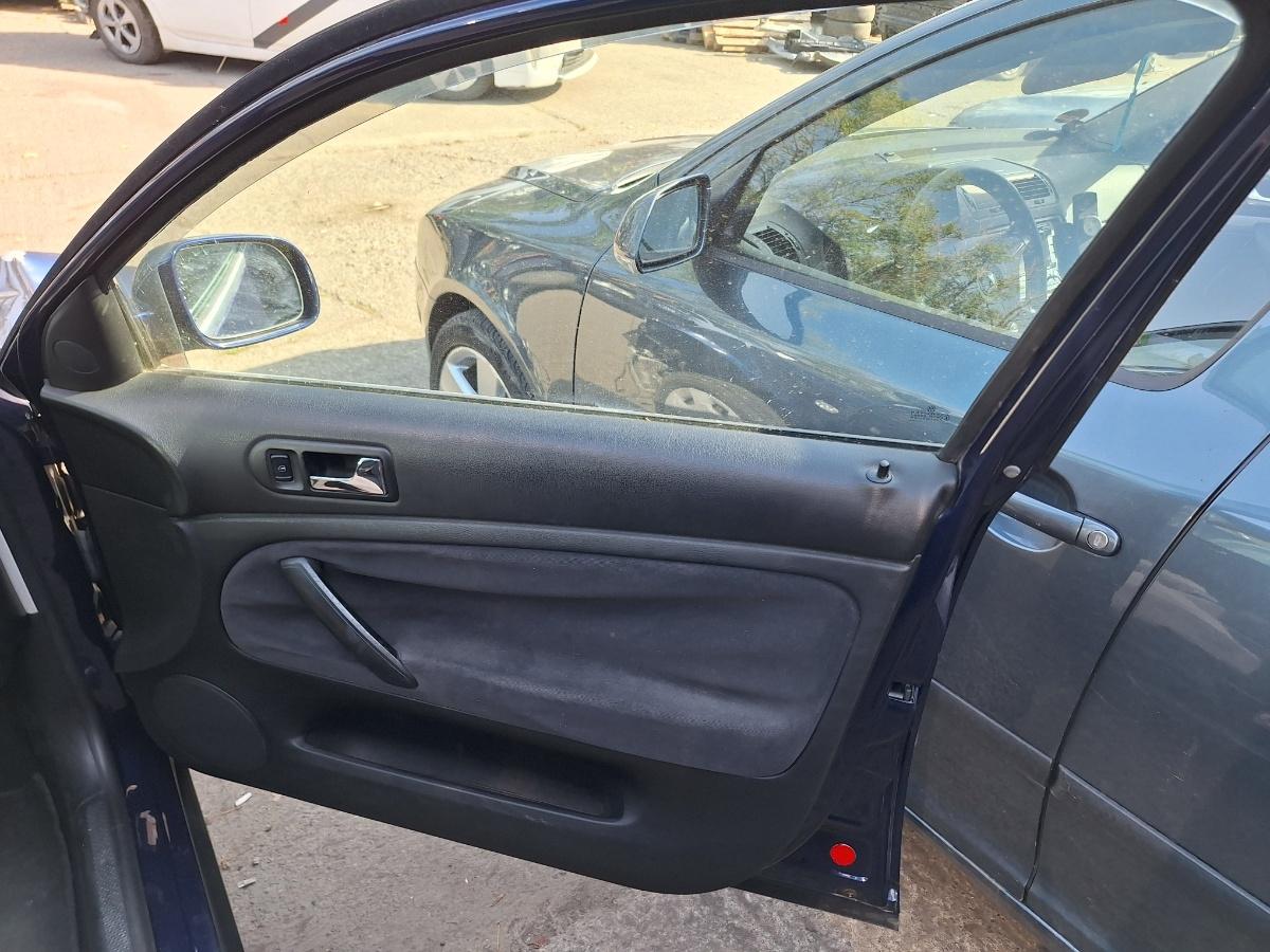 Usa Portieră față VOLKSWAGEN PASSAT 3B3 2000 1.9 TDI AWX 96KW|130HP 2000