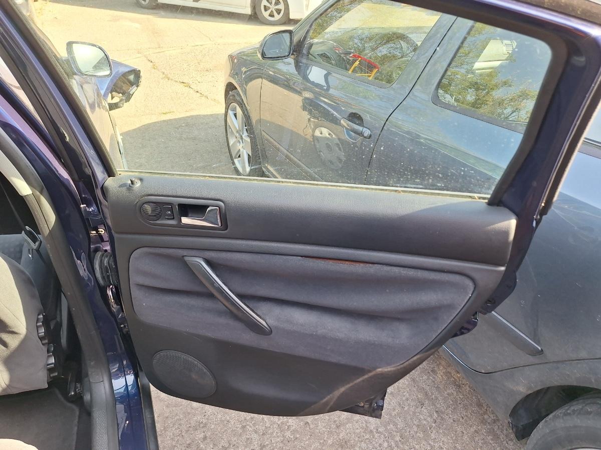 Usa Portieră spate VOLKSWAGEN PASSAT 3B3 2000 1.9 TDI AWX 96KW|130HP 2000