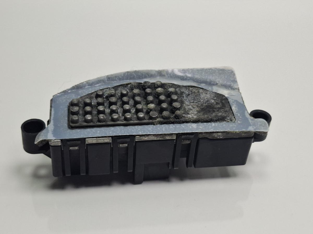 Rezistenta trepte aeroterma AUDI A4 IV 8K2, B8 2007 - 20152.0 TDI CAGB, CJCB, CSUB BOSCH 011500109 8T0820521A
