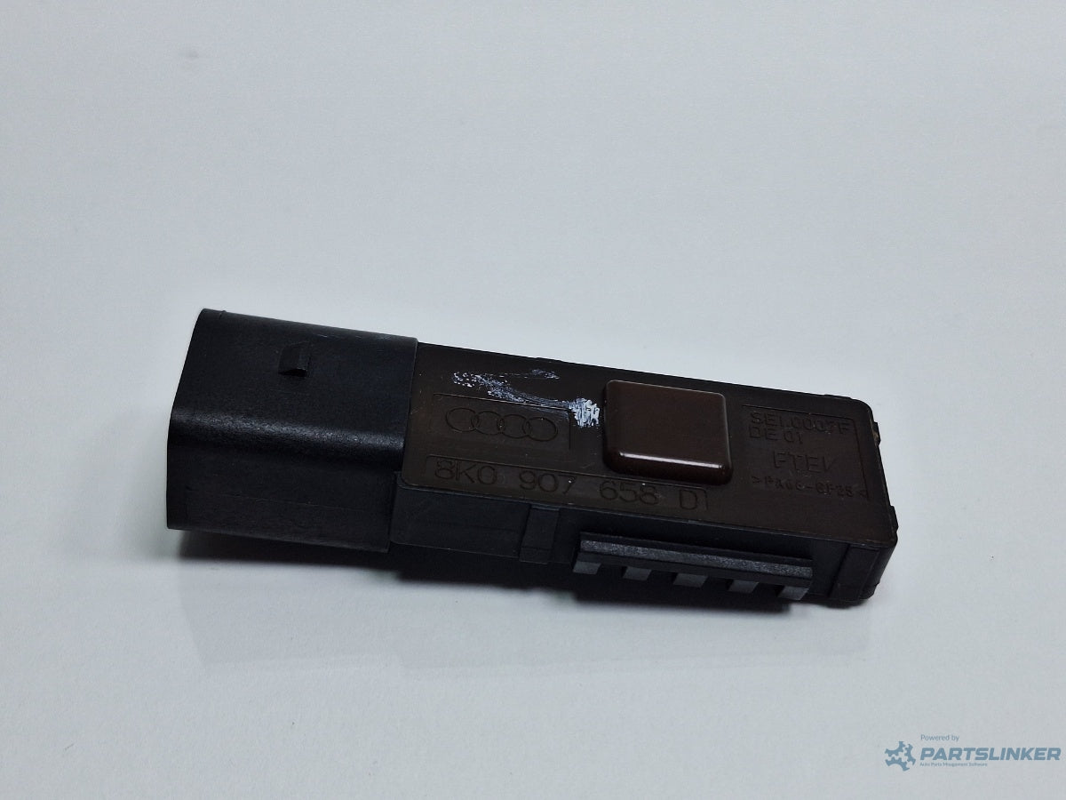 Senzor pedala ambreiaj AUDI A4 IV 8K2, B8 2007 - 2015 TDI CAGB, CJCB, CSUB 8K0907658D