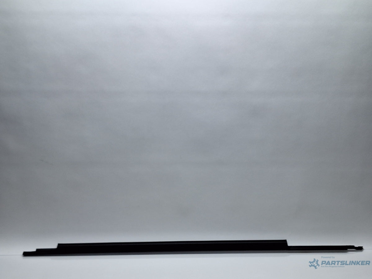 Ornament crom usa dreapta fata AUDI A4 IV 8K2, B8 2007 - 2015 TDI CAGB, CJCB, CSUB 8K0853284J