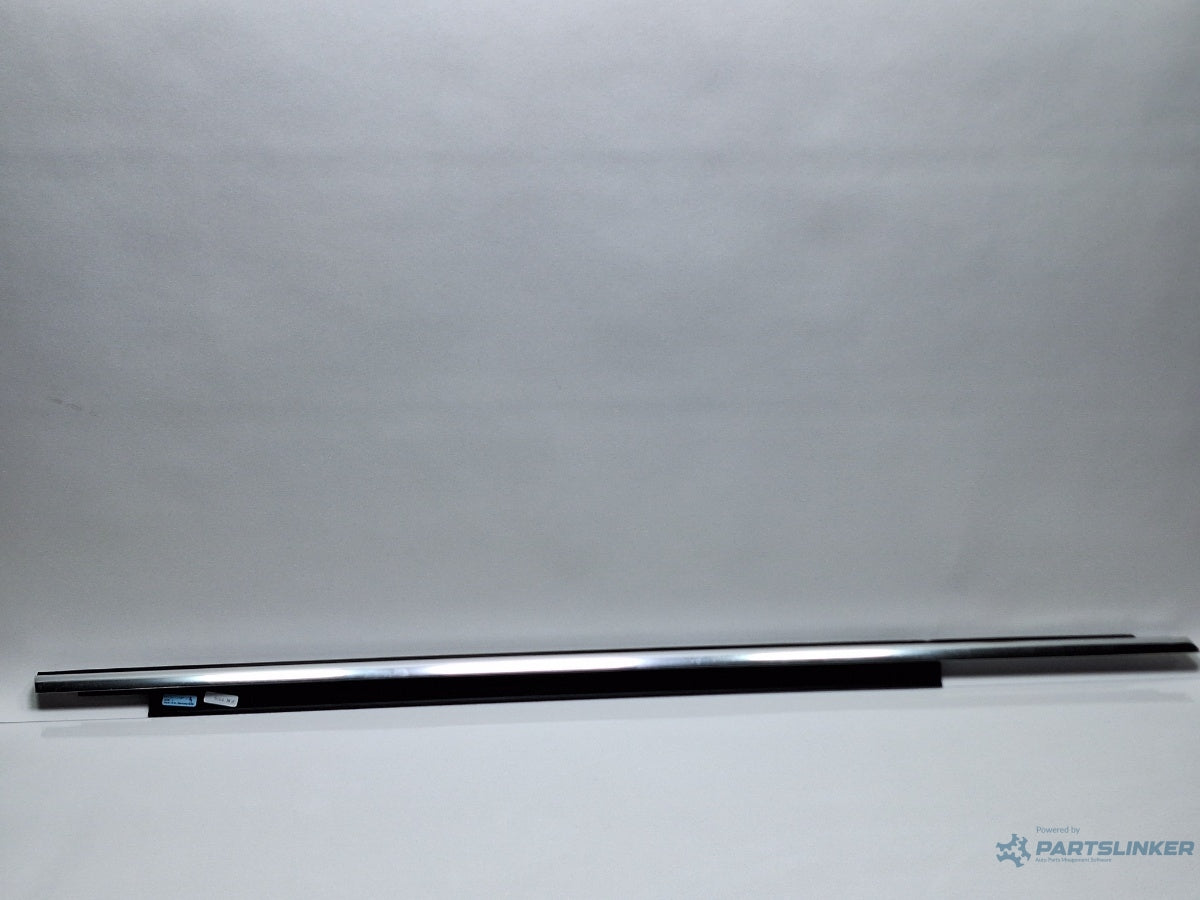 Ornament crom usa dreapta fata AUDI A4 IV 8K2, B8 2007 - 2015 TDI CAGB, CJCB, CSUB 8K0853284J