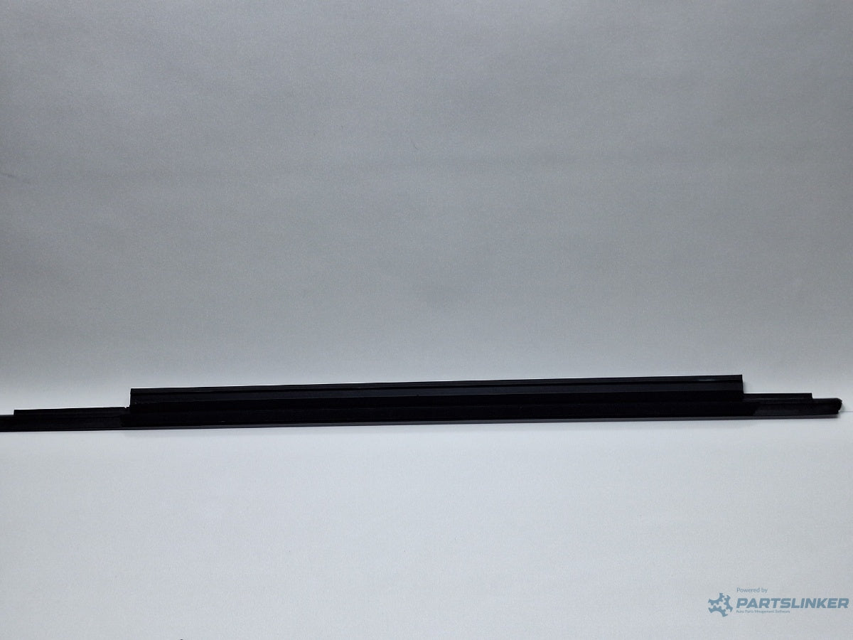 Ornament crom usa dreapta spate AUDI A4 IV 8K2, B8 2007 - 2015 TDI CAGB, CJCB, CSUB 8K0853764H