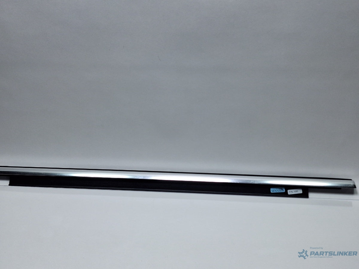 Ornament crom usa dreapta spate AUDI A4 IV 8K2, B8 2007 - 2015 TDI CAGB, CJCB, CSUB 8K0853764H