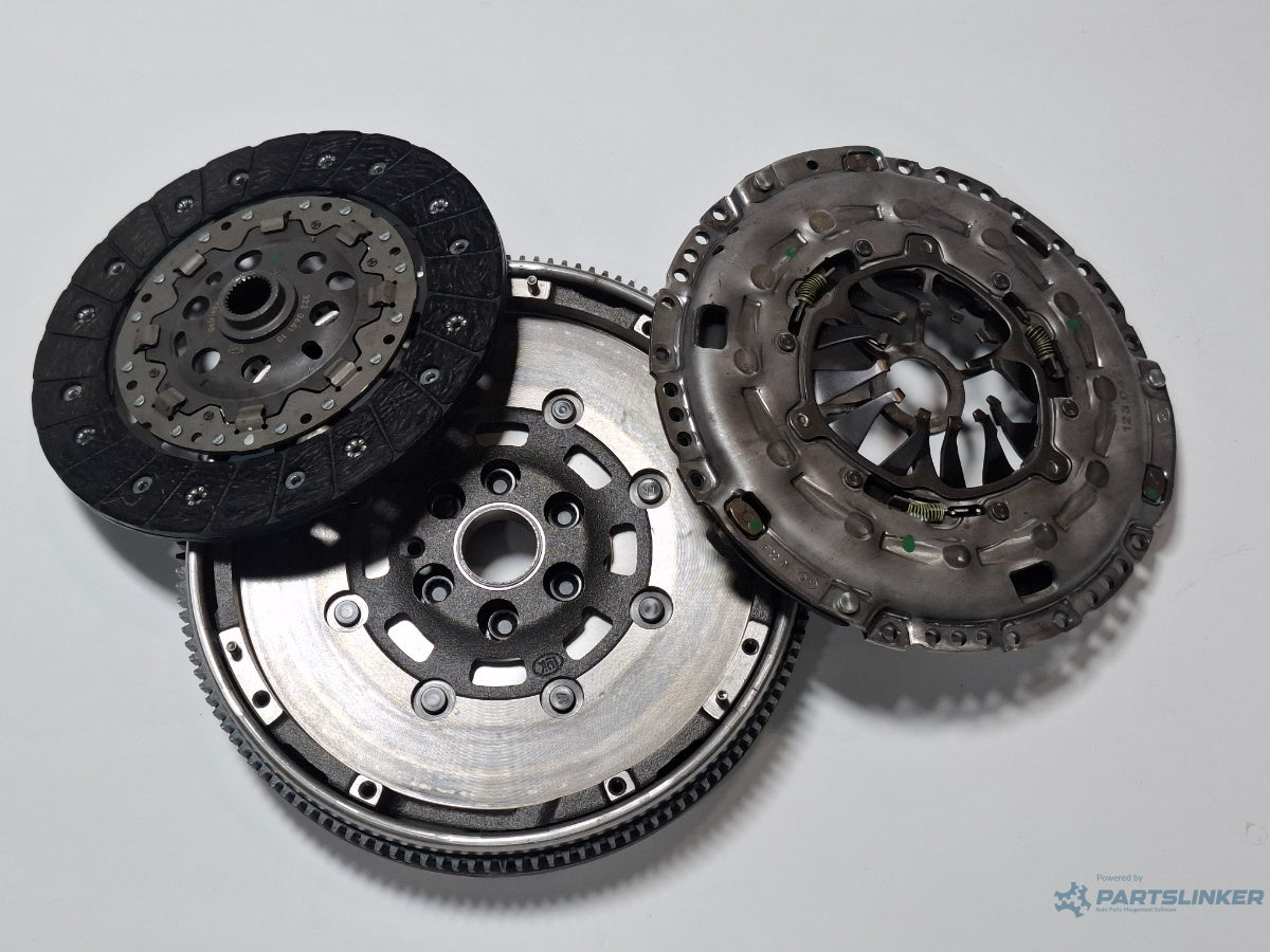 Kit ambreiaj complet VOLKSWAGEN GOLF VI 5K1 2008 - 2013 TDI CBDC, CLCA SACHS 03G105266BM , 123042610