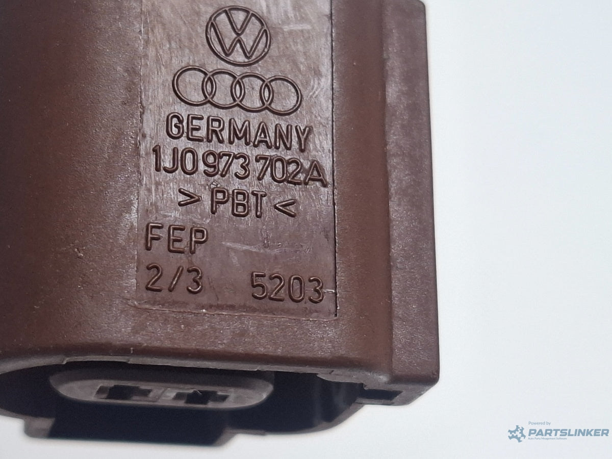 Mufa conector 2 pini VOLKSWAGEN GOLF VI 5K1 2008 - 2013 TDI CBDC, CLCA 1J0973702A