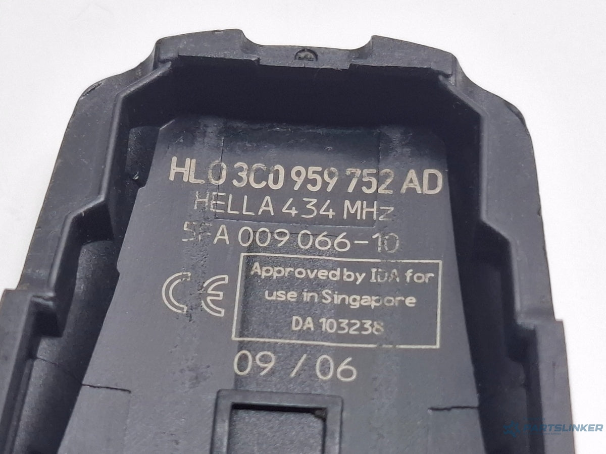 Telecomanda cheie VOLKSWAGEN PASSAT Variant 3C5 2005 - 2011 TDI BMP HELLA 5FA00906610 3C0959752AD