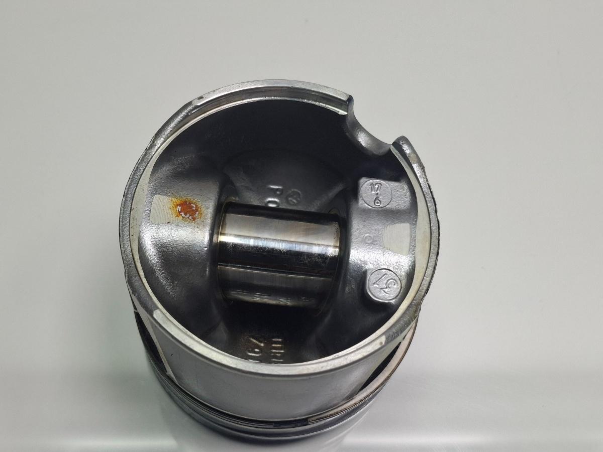 Piston 1/2 VOLKSWAGEN GOLF V 1K1 2003 - 2009 TDI BKC, BLS, BXE MAHLE  038 107 065 LG