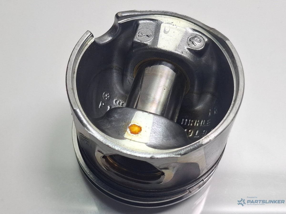 Piston 3/4 VOLKSWAGEN GOLF V 1K1 2003 - 2009 TDI BKC, BLS, BXE MAHLE 038107065LH