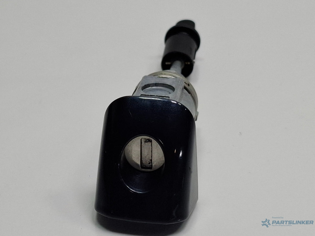 Butuc usa dreapta fata AUDI A4 IV 8K2, B8 2007 - 2015 TDI CAGB, CJCB, CSUB 8T2837168