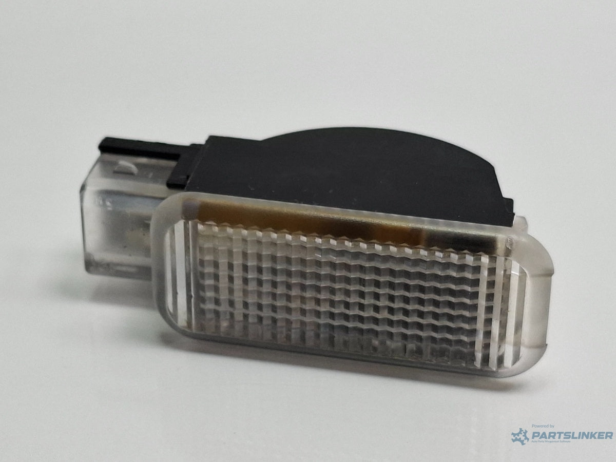 Lampa usa AUDI A4 IV Avant 8K5, B8 2007 - 2015 TDI CAGA, CJCA, CMEA, CMFA 4B0947416A