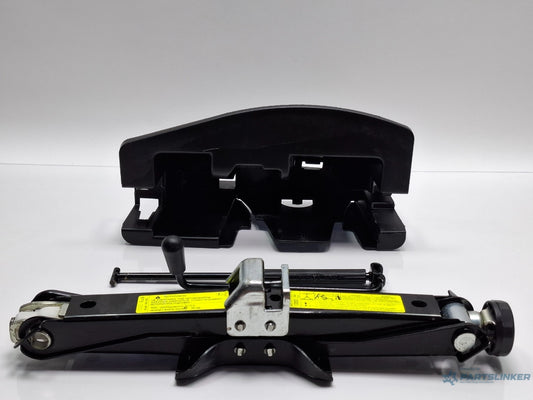 Cric si suport AUDI A4 IV Avant 8K5, B8 2007 - 2015 TDI CAGA, CJCA, CMEA, CMFA 8K9813685