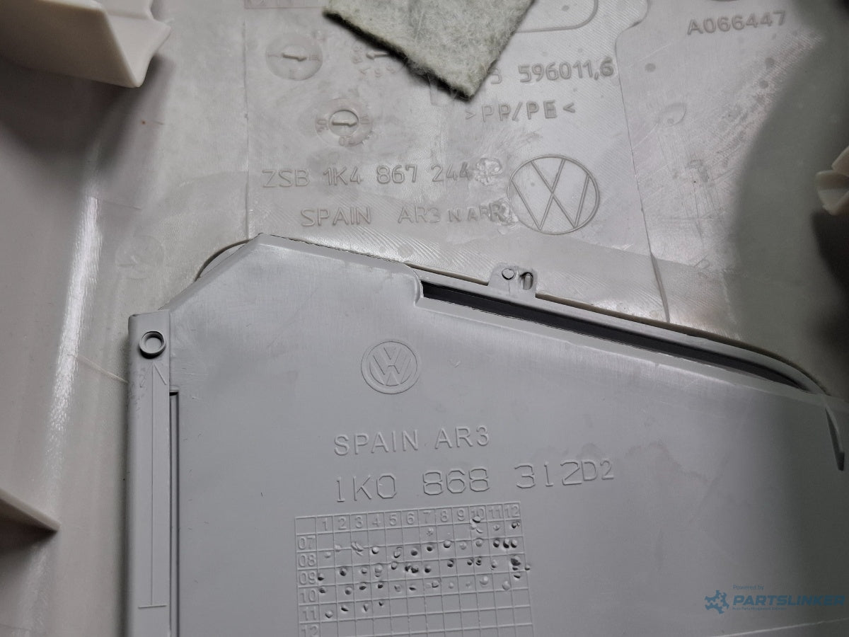 Ornament stalp centura dreapta VOLKSWAGEN GOLF VI 5K1_ 2008 - 2012 TDi BlueMotion CAYC  1K4867244 , 1K0868312