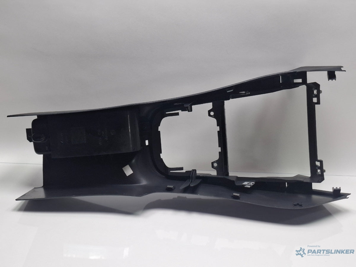 Consola centrala VOLKSWAGEN GOLF VI 5K1_ 2008 - 2012 TDi BlueMotion CAYC 1K0862531A