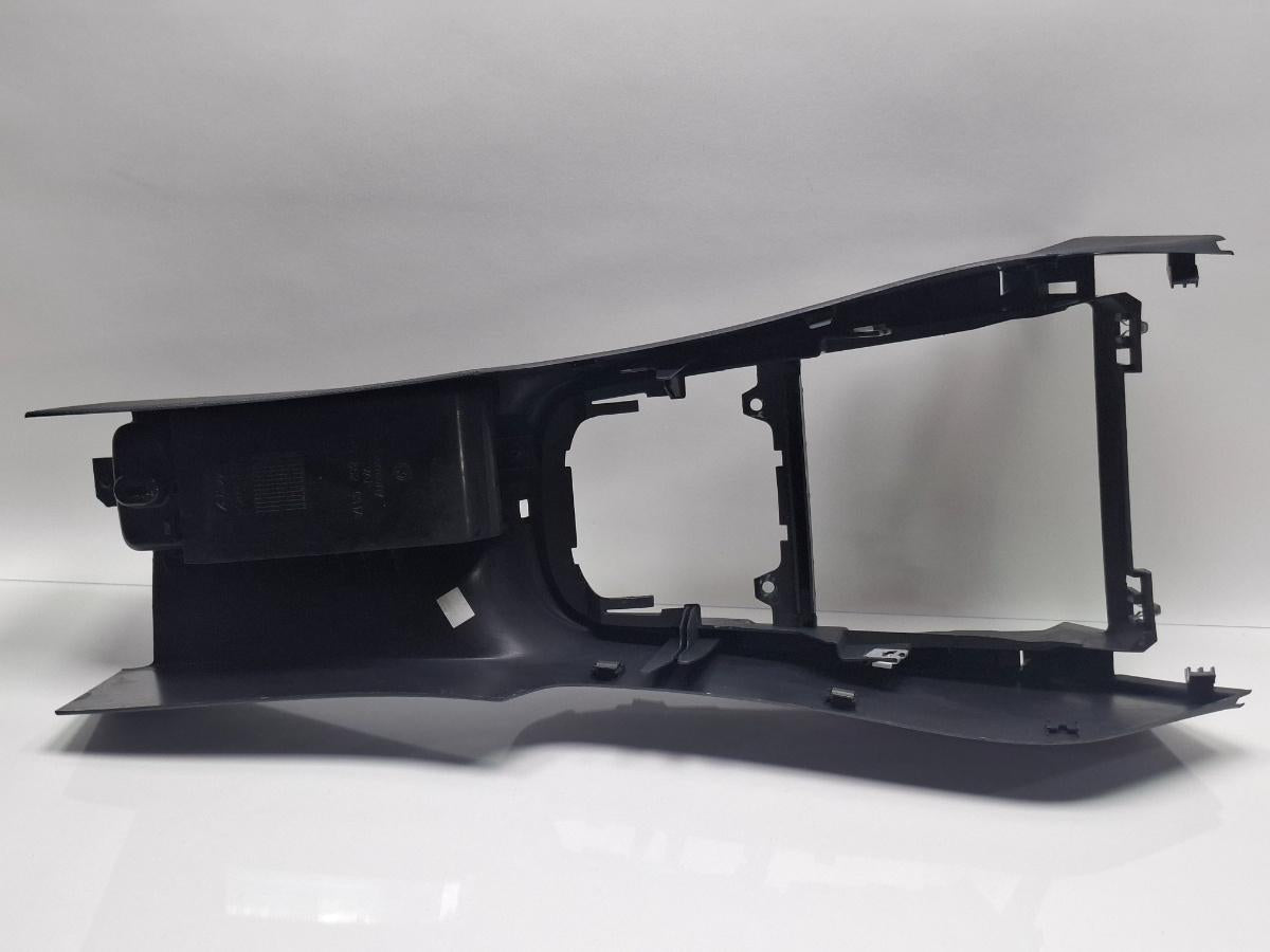 Consola centrala VOLKSWAGEN GOLF VI 5K1_ 2011 TDi BlueMotion CAYC 77KW|105HP 2011