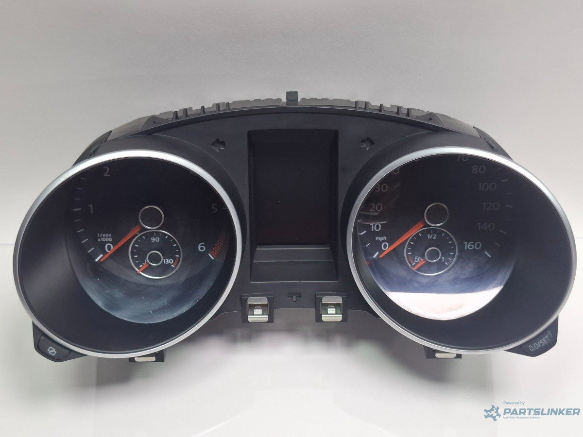 Ceasuri bord VOLKSWAGEN GOLF VI 5K1_ 2008 - 2012 TDi BlueMotion CAYC 5K0920972A