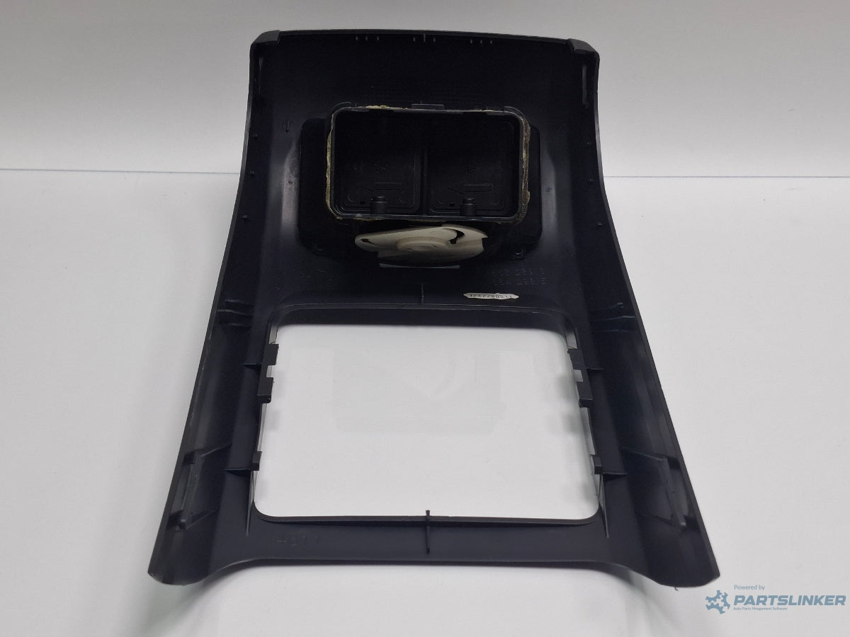 Grila ventilatie cotiera spate VOLKSWAGEN GOLF VI 5K1_ 2008 - 2012 TDi BlueMotion CAYC 1K0819203A , 1K0863289C