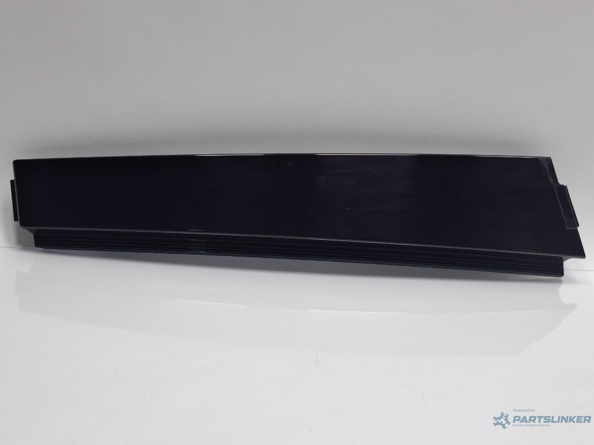 Ornament exterior usa stanga spate VOLKSWAGEN GOLF VI 5K1_ 2008 - 2012 TDi BlueMotion CAYC 5K6839901B