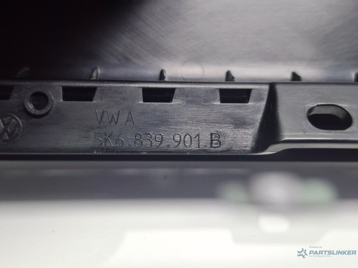 Ornament exterior usa stanga spate VOLKSWAGEN GOLF VI 5K1_ 2008 - 2012 TDi BlueMotion CAYC 5K6839901B