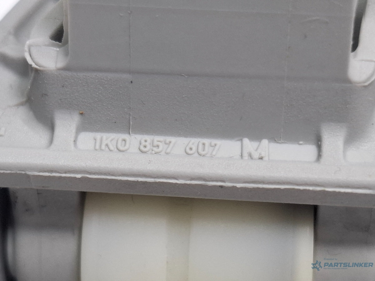 Maner plafon fata VOLKSWAGEN GOLF VI 5K1_ 2008 - 2012 TDi BlueMotion CAYC 1K0857607M