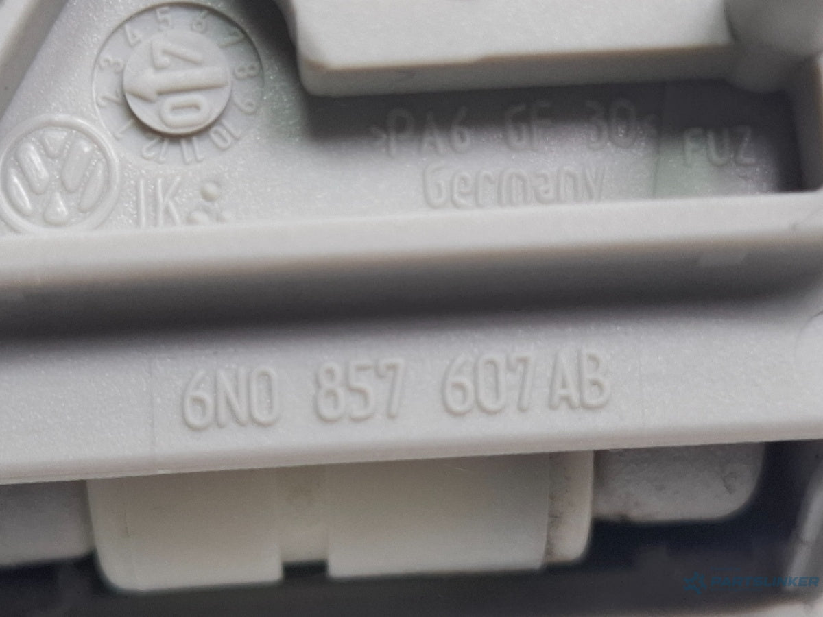 Maner plafon stanga fata VOLKSWAGEN GOLF VI 5K1_ 2008 - 2012 TDi BlueMotion CAYC 6N0857607AB