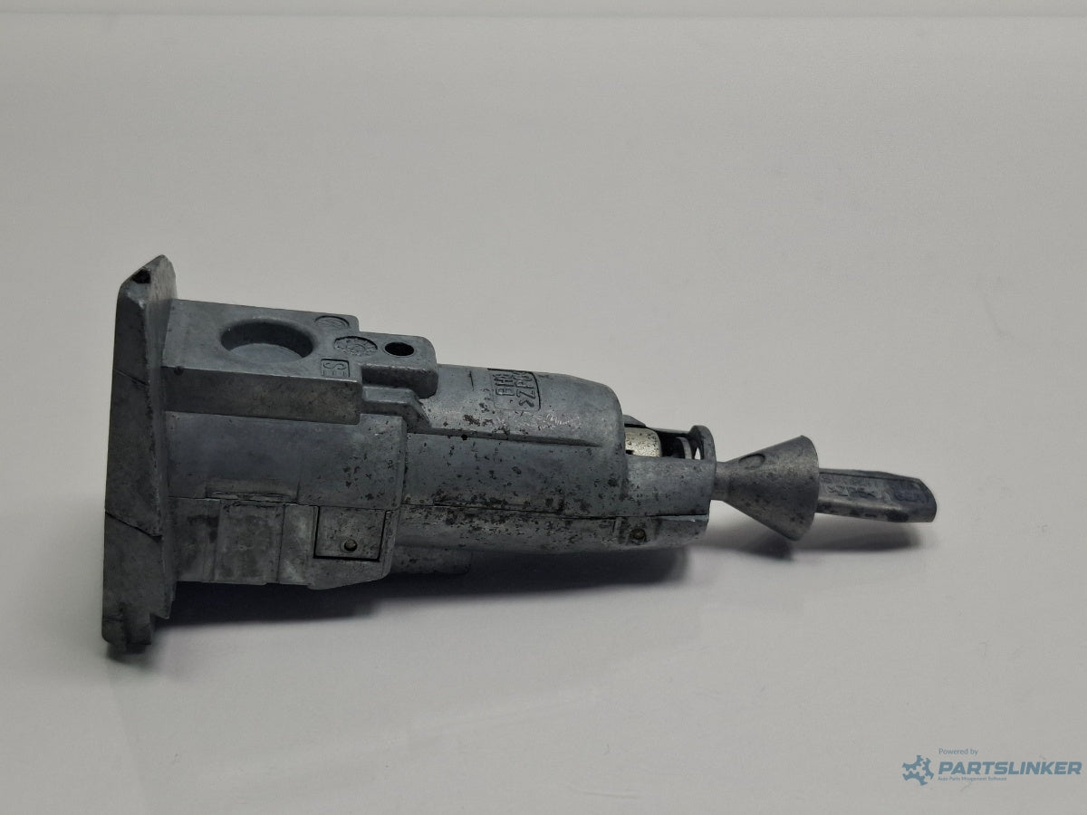 Butuc usa fara cheie dreapta fata VOLKSWAGEN GOLF VI 5K1_ 2008 - 2012 TDi BlueMotion CAYC 5K0837167A