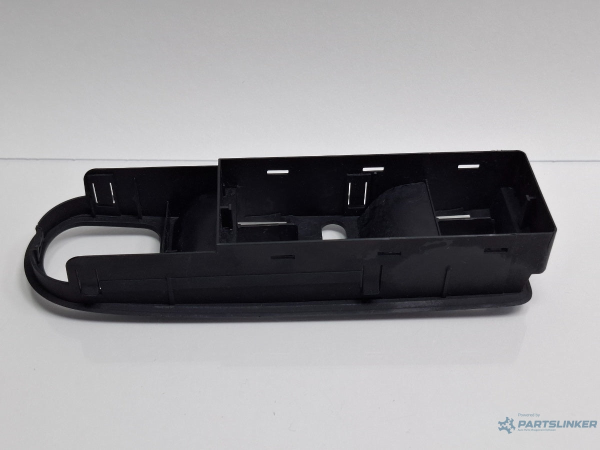 Ornament butoane geamuri electrice VOLKSWAGEN GOLF VI 5K1_ 2008 - 2012 TDi BlueMotion CAYC 5K1867255A