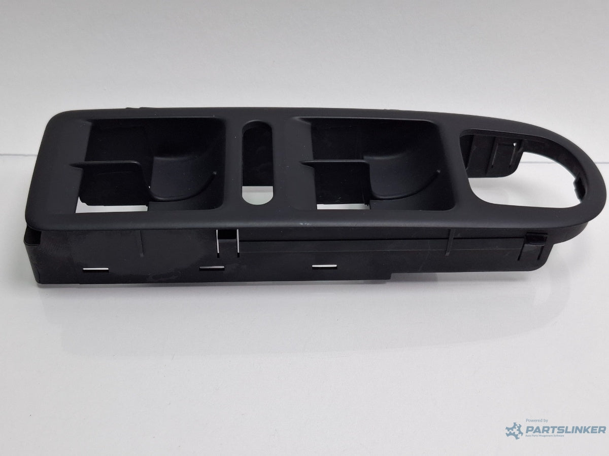 Ornament butoane geamuri electrice VOLKSWAGEN GOLF VI 5K1_ 2008 - 2012 TDi BlueMotion CAYC 5K1867255A