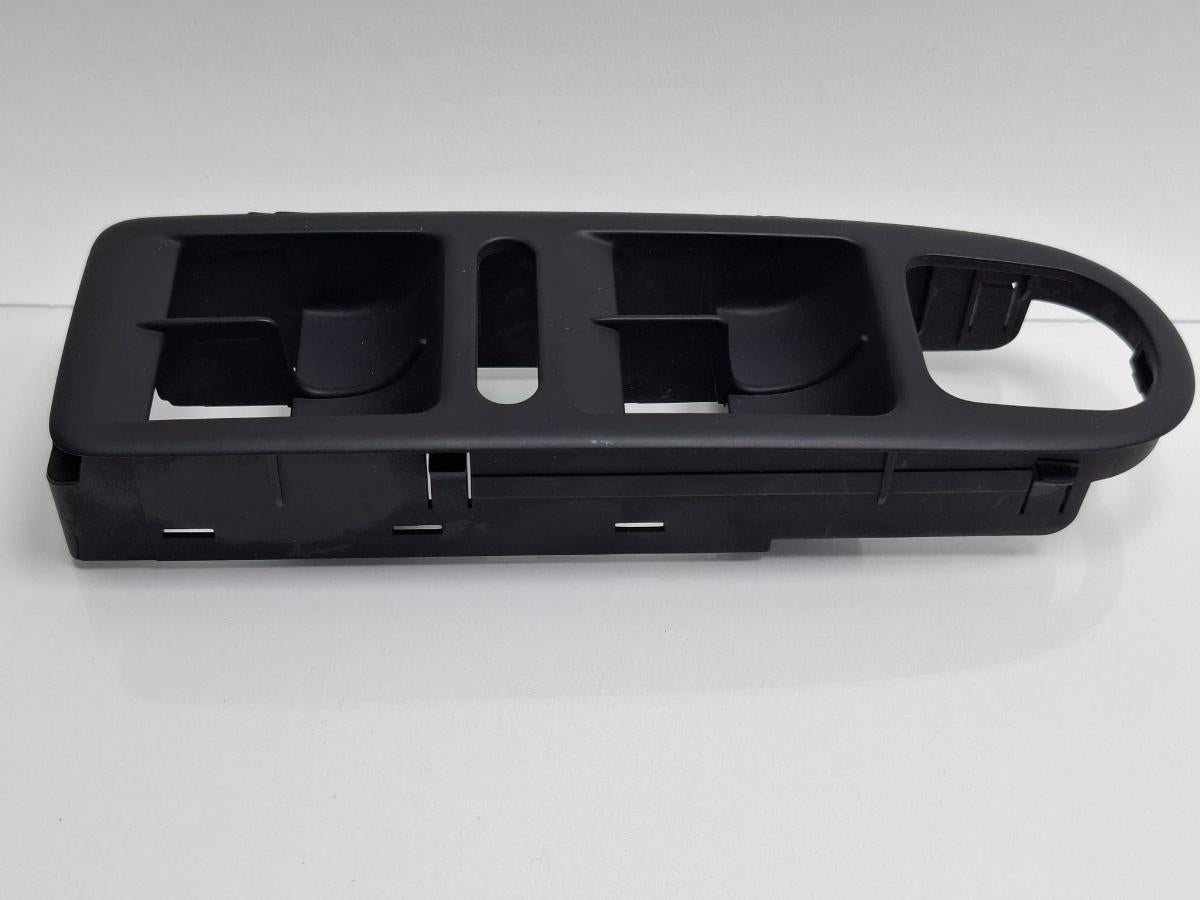 Ornament butoane geamuri electrice VOLKSWAGEN GOLF VI 5K1_ 2011 TDi BlueMotion CAYC 77KW|105HP 2011