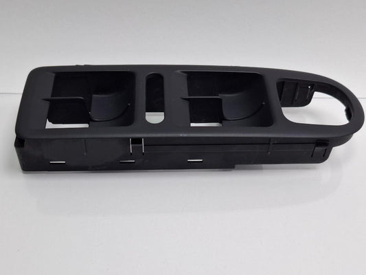 Ornament butoane geamuri electrice VOLKSWAGEN GOLF VI 5K1_ 2011 TDi BlueMotion CAYC 77KW|105HP 2011