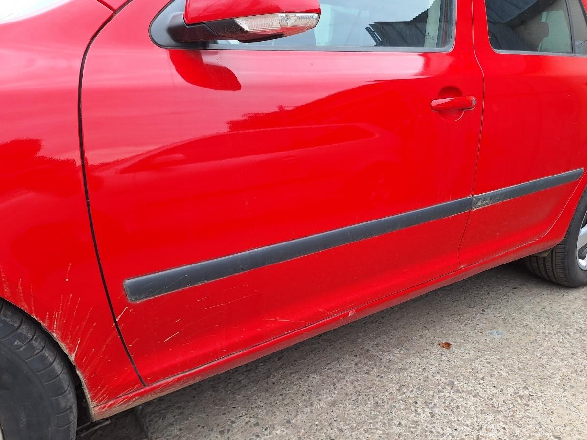 Usa portiera fata stanga SKODA OCTAVIA II Combi 1Z5 2004 - 2013 , rosu LF3K