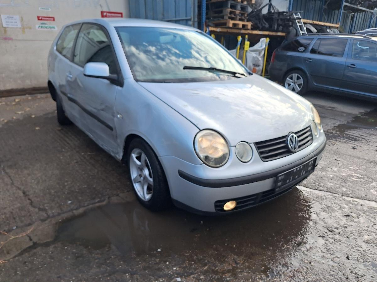 Dezmembrez VOLKSWAGEN POLO 9N_ 2002 1.4 TDI AMF 55KW|75HP