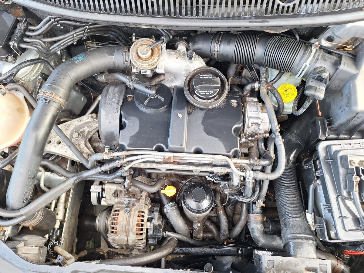 Dezmembrez VOLKSWAGEN POLO 9N_ 2002 1.4 TDI AMF 55KW|75HP