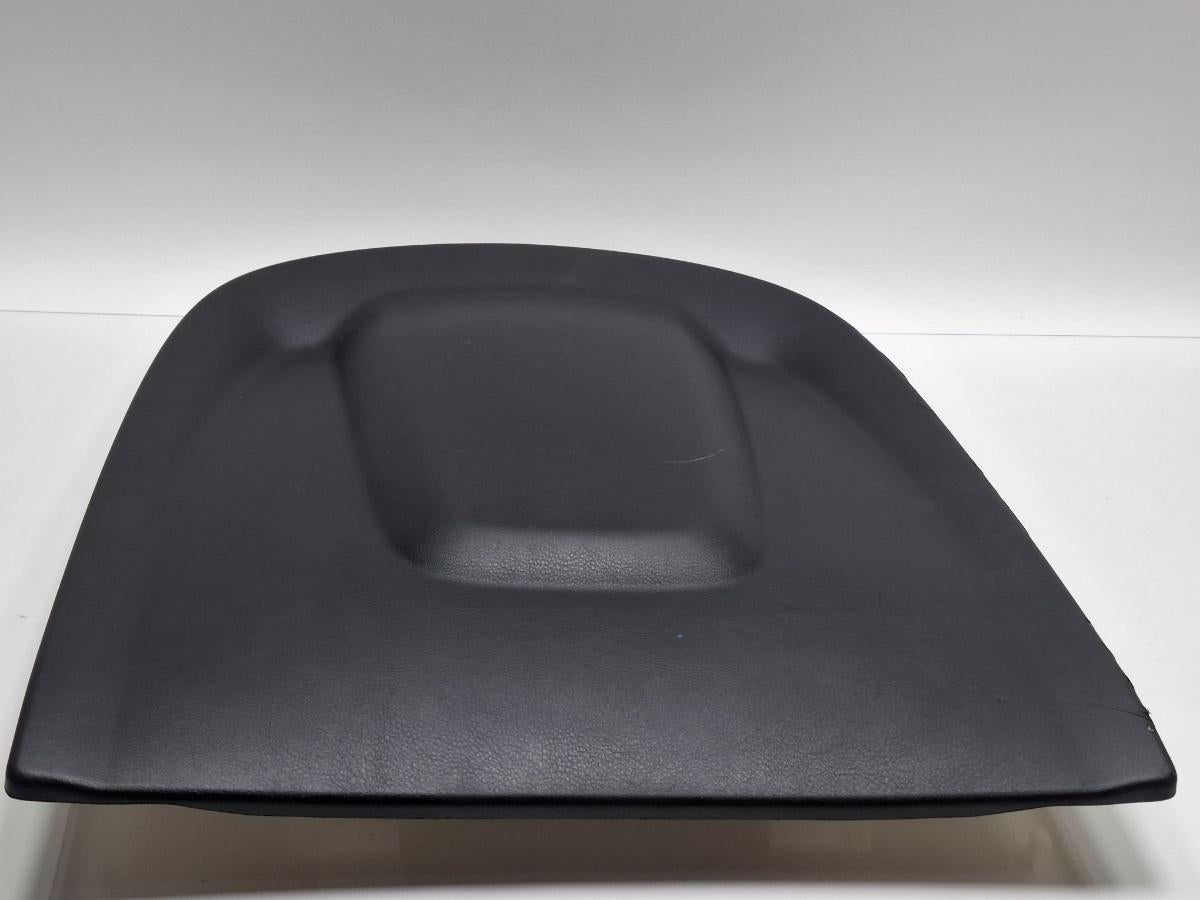 Ornament scaun stanga fata AUDI A4 IV 8K2, B8 2007 - 2015 2.0 TDI CAGB, CJCB, CSUB 8T0881969E