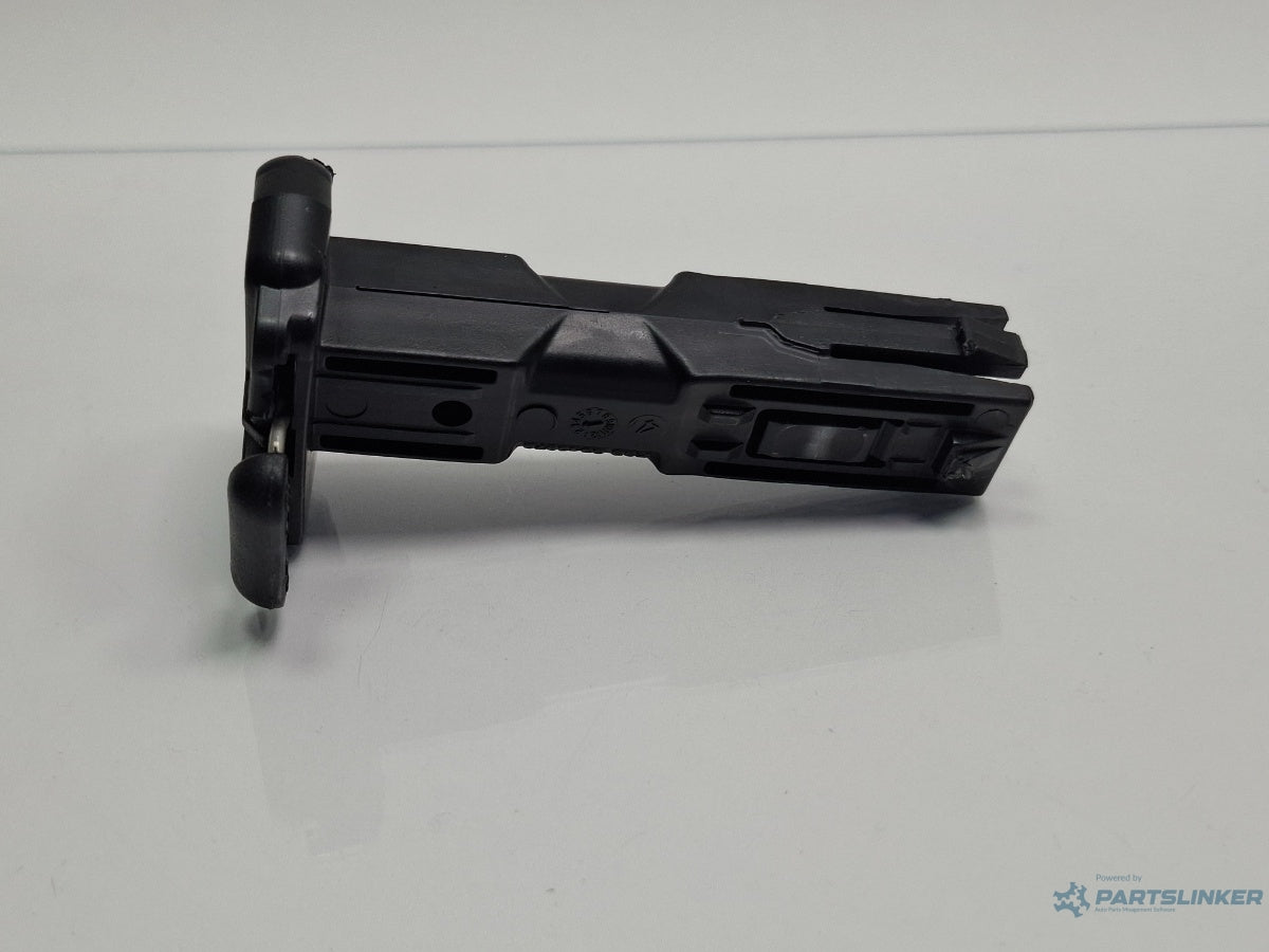 Maneta levier blocare tetiera fata AUDI A4 IV 8K2, B8 2007 - 20152.0 TDI CAGB, CJCB, CSUB 8T0881920A