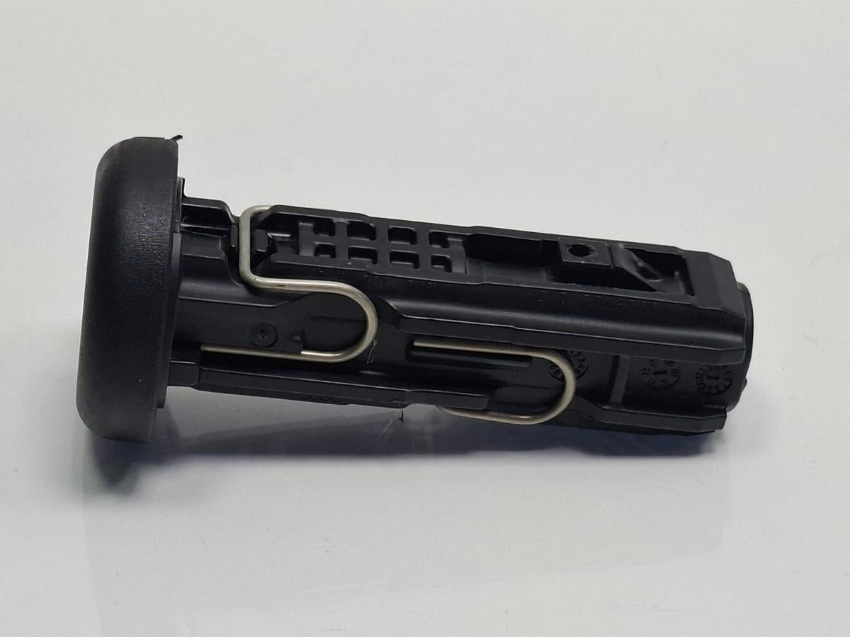 Maneta levier fixare tetiera mijloc spate AUDI A4 IV 8K2, B8 2007 - 20152.0 TDI CAGB, CJCB, CSUB 8K0886919A