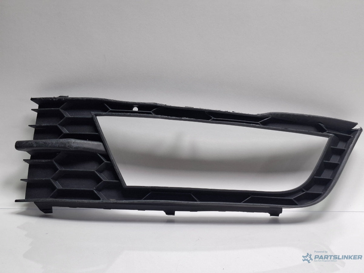 Grila proiector stanga SKODA OCTAVIA Combi 5E5 2012 - >2.0 TDI CKFC, CRMB, CYKA 5E0807681