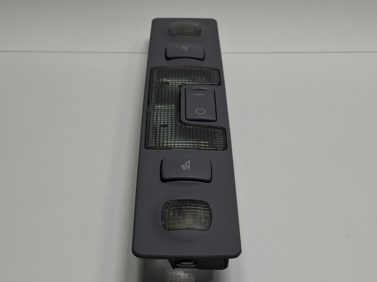 Plafoniera lumini spate AUDI A6 II 4B2, 4B4, C5 1997 - 20052.5 TDI AKE, BAU, BDH, BND