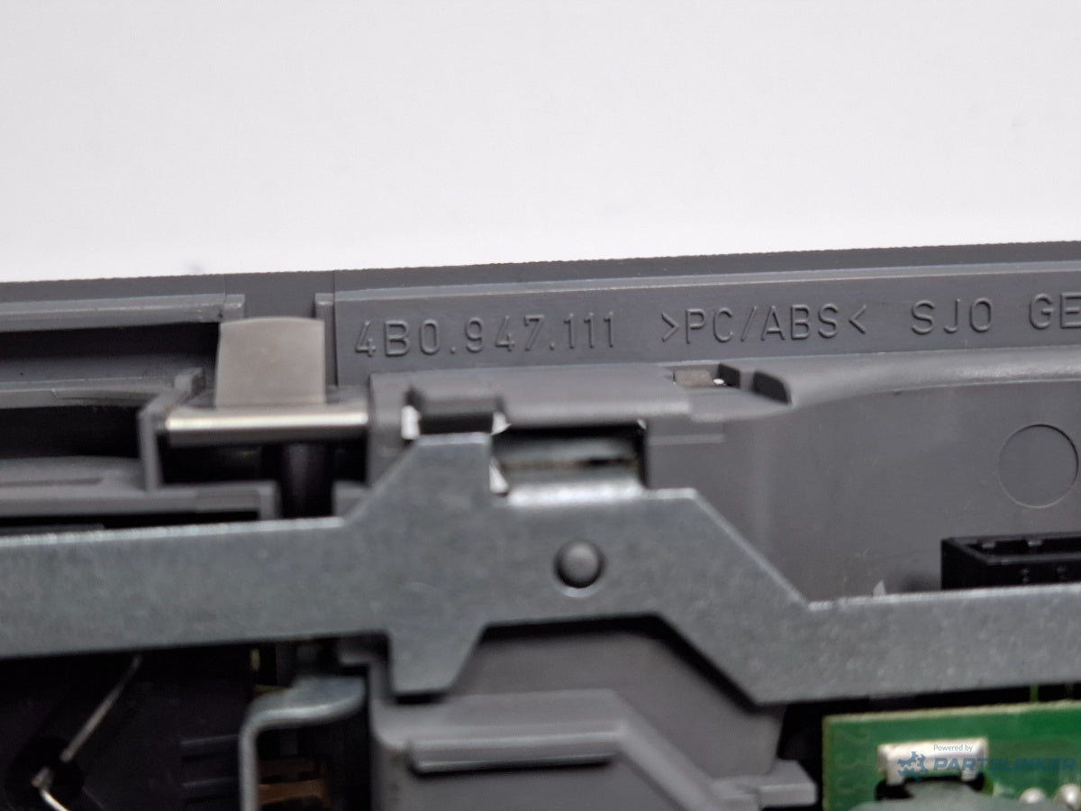 Plafoniera lumini spate AUDI A6 II 4B2, 4B4, C5 1997 - 20052.5 TDI AKE, BAU, BDH, BND