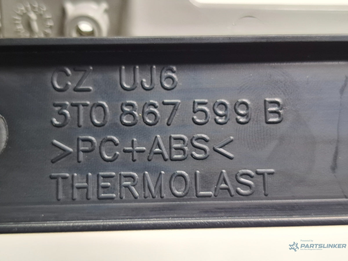 Ornament plafoniera fata SKODA SUPERB II Estate 3T5 2009 - 2015 3T0867599B