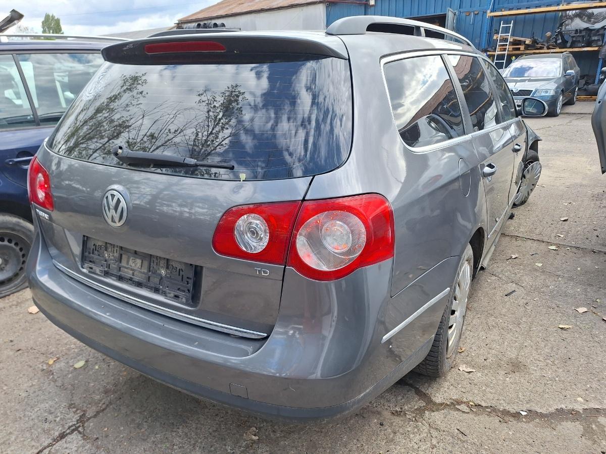 Dezmembrez VOLKSWAGEN PASSAT Variant 3C5 2008 1.9 TDI BLS 77KW|105HP