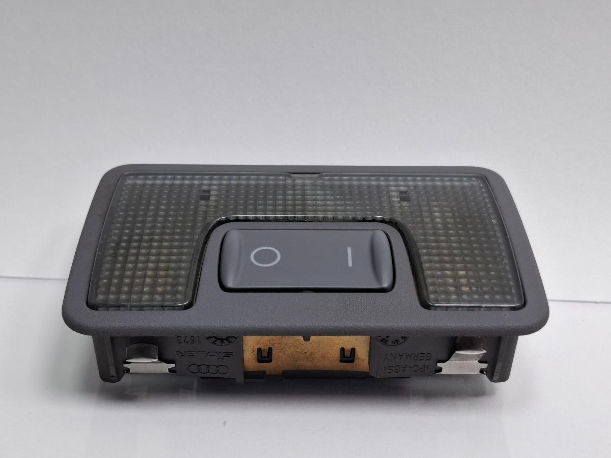 Plafoniera spate AUDI A6 II 4B2, 4B4, C5 1997 - 20052.5 TDI AKE, BAU, BDH, BND 4B9947123