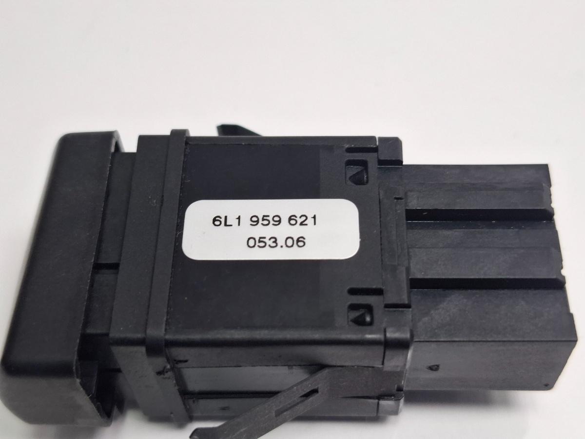 Buton dezaburire parbriz SEAT CORDOBA III 6L2 2002 - 2009 1.4 TDI BMS, BNV 6L1959621