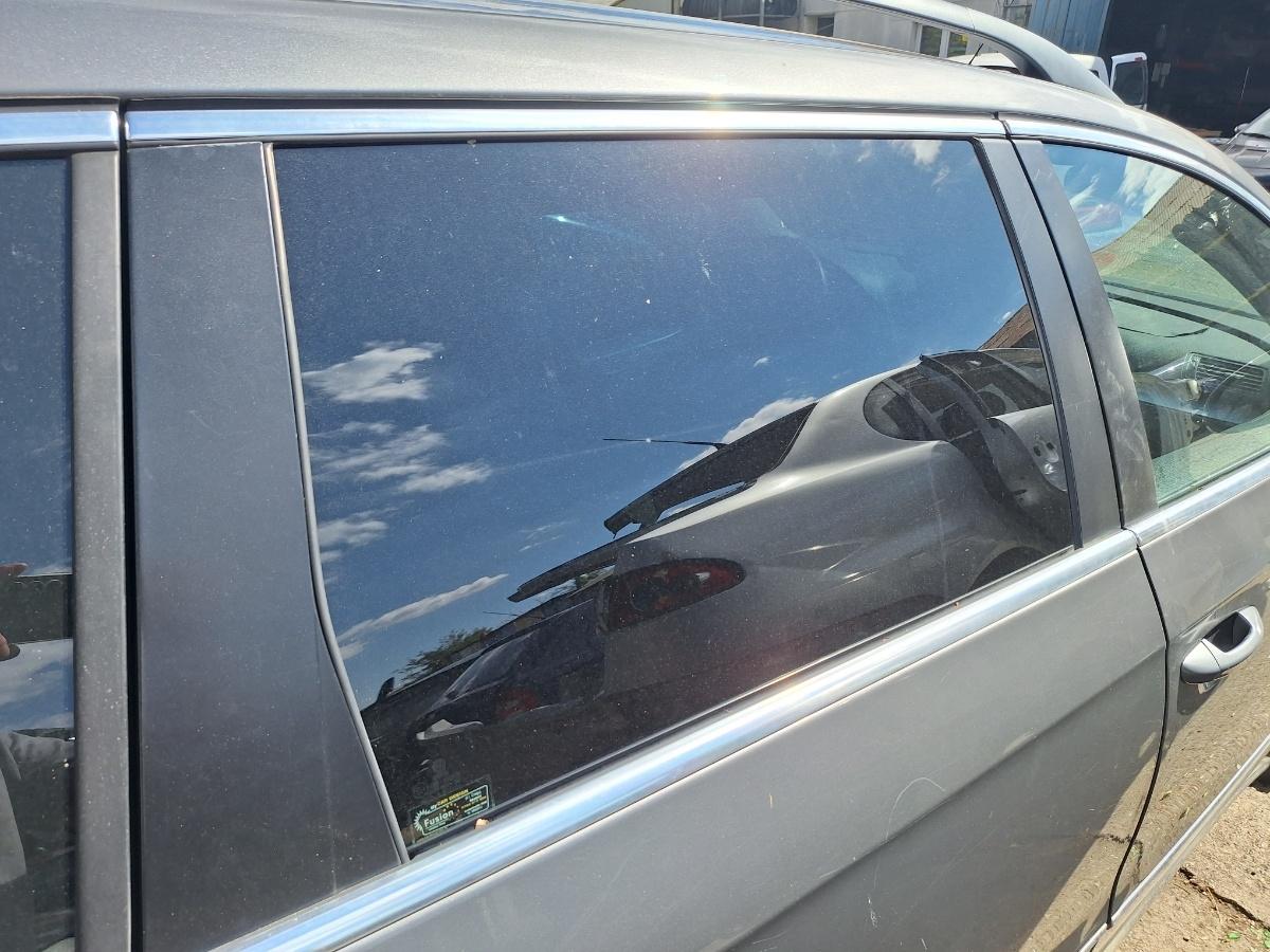 Geam portieră spate VOLKSWAGEN PASSAT Variant 3C5 2008 1.9 TDI BLS 77KW|105HP 2008