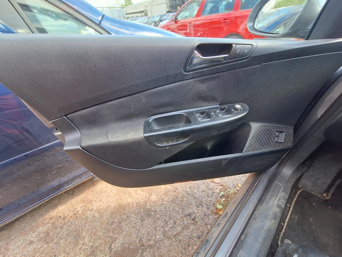 Tapițerie panou portieră față stanga VOLKSWAGEN PASSAT Variant 3C5 2008 1.9 TDI BLS 77KW|105HP 2008