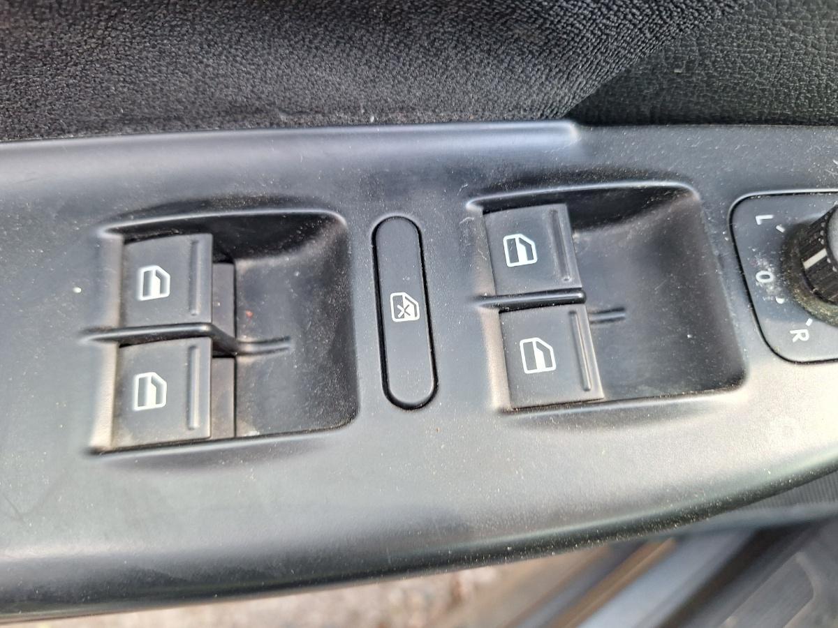Butoane geamuri electrice VOLKSWAGEN PASSAT Variant 3C5 2008 1.9 TDI BLS 77KW|105HP 2008