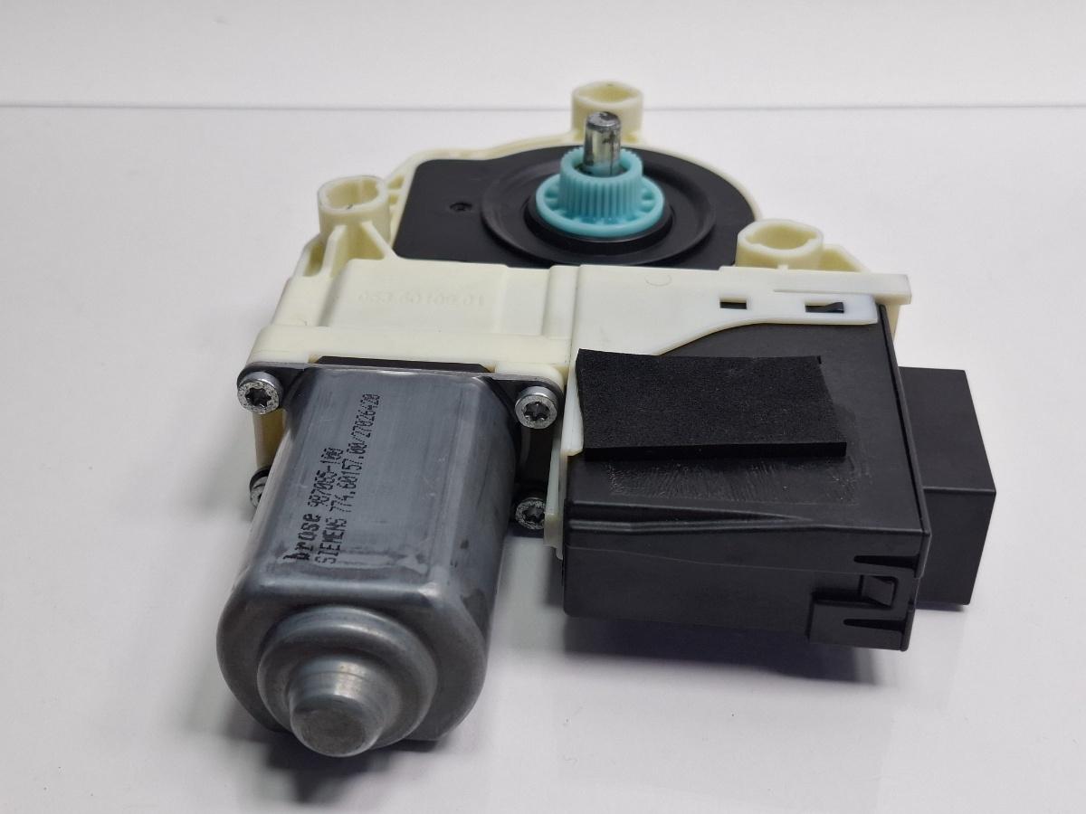 Motoras macara dreapta fata SEAT CORDOBA III 6L2 2002 - 20091.4 TDI BMS, BNV 986034104 , 6L2959801