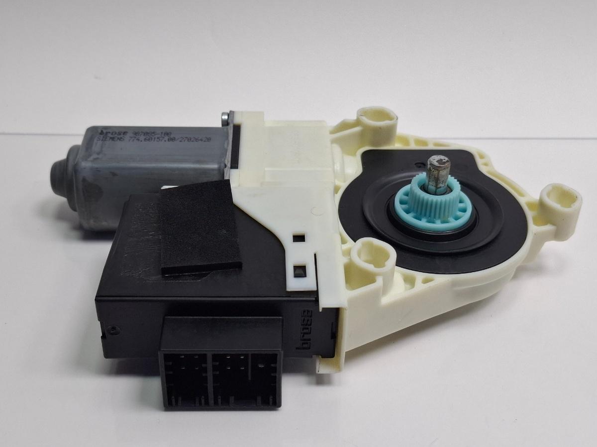 Motoras macara dreapta fata SEAT CORDOBA III 6L2 2002 - 20091.4 TDI BMS, BNV 986034104 , 6L2959801