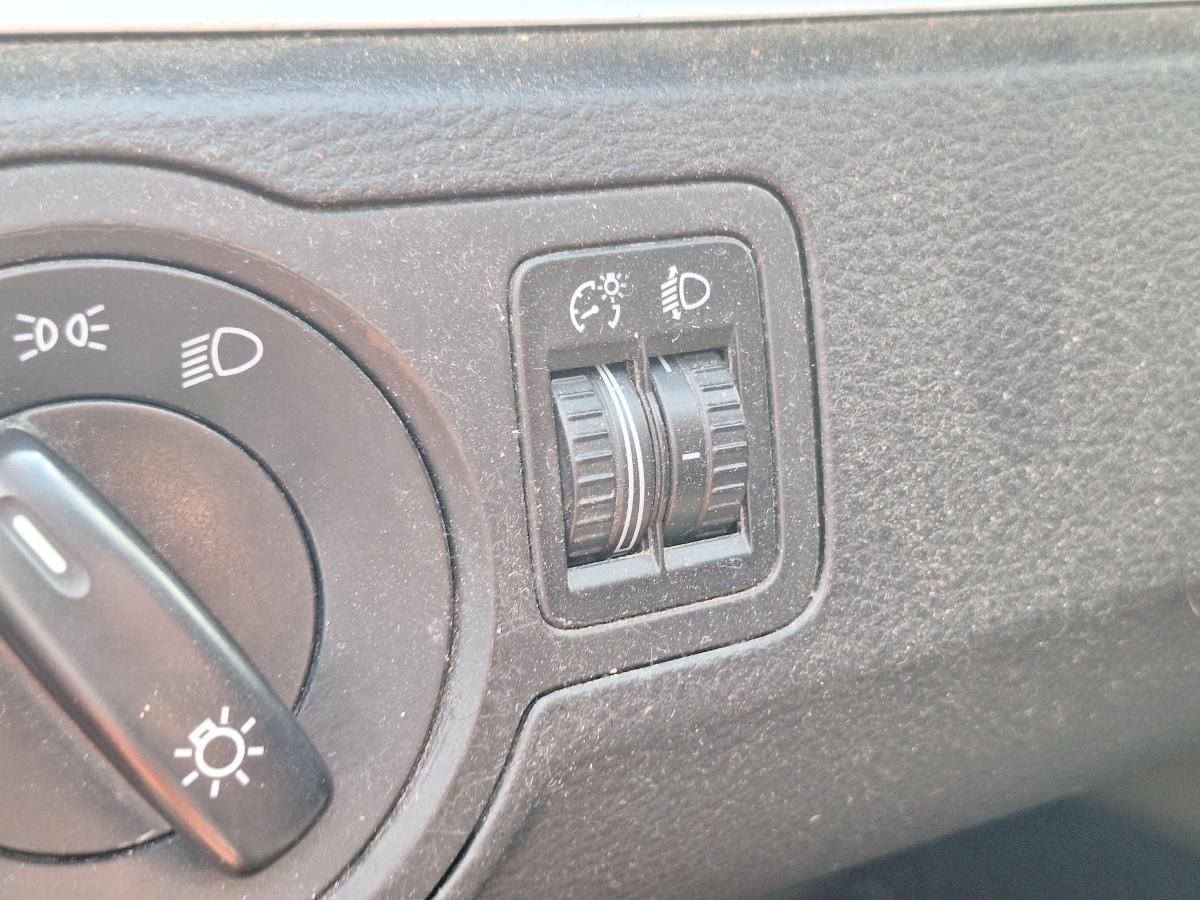 Comutator reglaj nivel faruri VOLKSWAGEN PASSAT Variant 3C5 2008 1.9 TDI BLS 77KW|105HP 2008